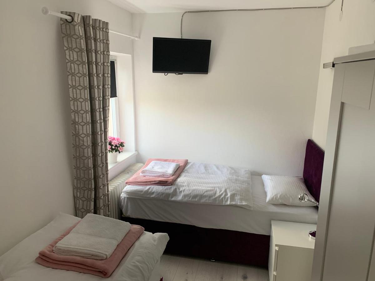 Feathers Apartments 헤르마고 외부 사진